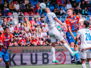 Viktoria Plzeň porazila Baník Ostrava gólem v nastavení a upevnila si třetí místo